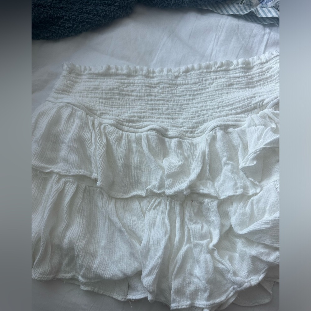 White frilly mini skirt
